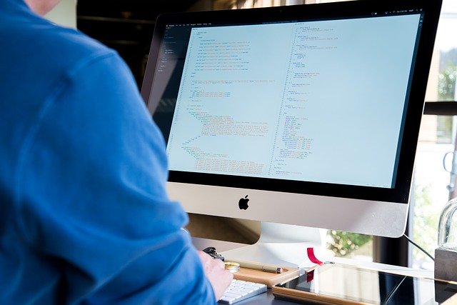 Comment la création d’une application pour le centre d’appels d’urgence a réussi à renforcer la sécurité aux Pays-Bas