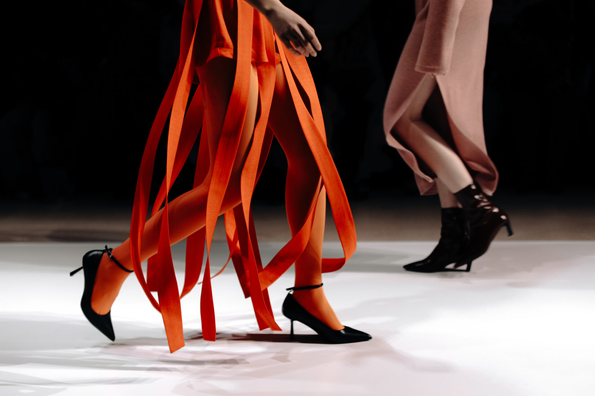 Revolutionising Digital Fashion Through AI-Powered Virtual Try-On Technology