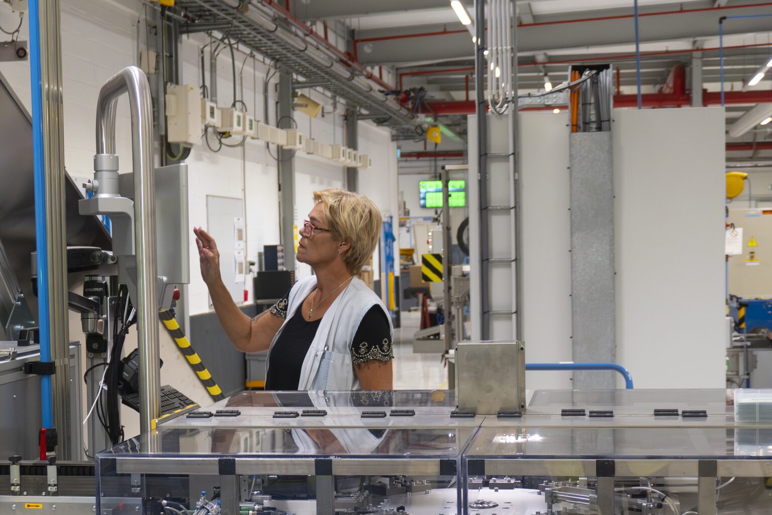 Dymo: Empowering the factory of the future with a modern data platform